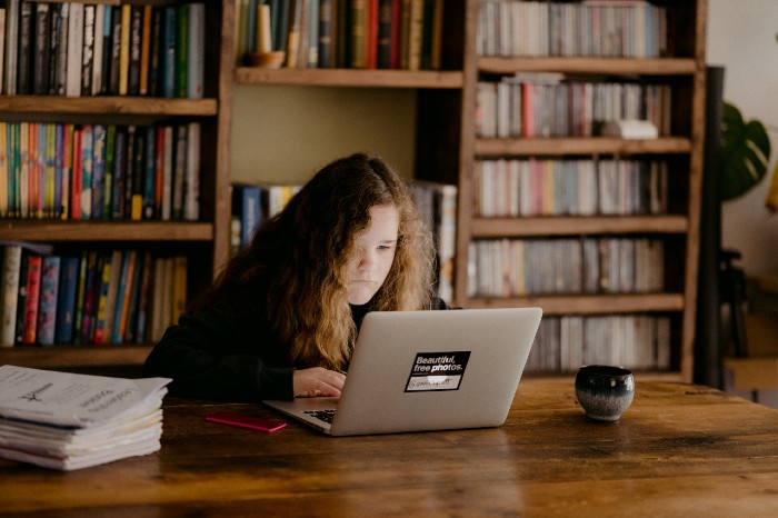 Grooming: Qué es y Cuál es el Rol de la Escuela y los Educadores en Tiempos de Educación Virtual